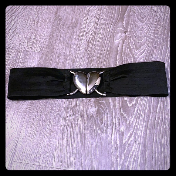 Accessories - Black belt with heart buckle